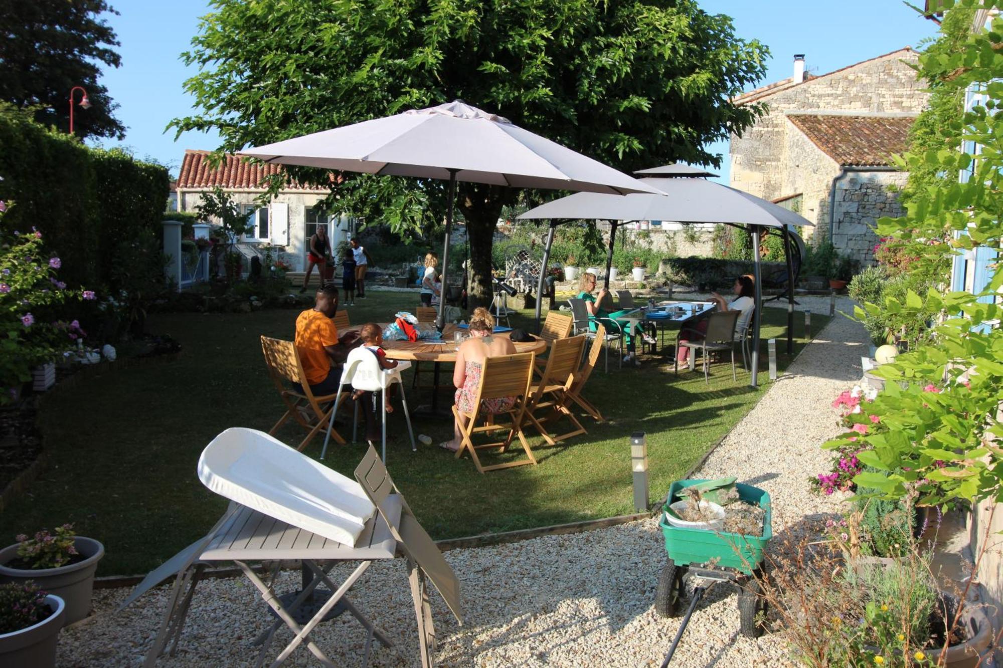 La Charentaise Des Lilas Saint-Leger  Exterior foto
